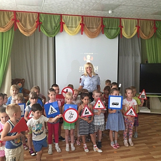 Акция «Путешествие в страну Дорожных знаков» прошла в городе Бор 1