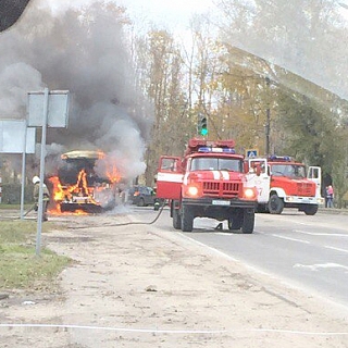 Автобус сгорел на Стеклозаводском шоссе 2