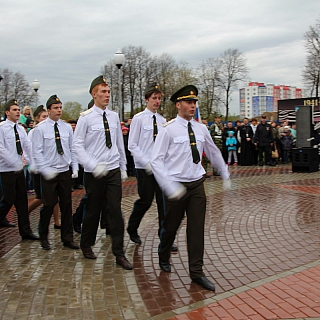 Свето-музыкальный фонтан торжественно открыли на Бору 4