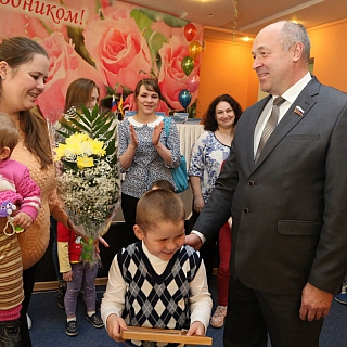 Сертификаты на получение материальной поддержки вручены многодетным семьям на Бору Нижегородской области 2