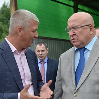 27 июня 2017 года Губернатор Нижегородской области, Валерий Шанцев, посетил в городе Бор утильный двор и предприятие "МагистральИнвест" 3