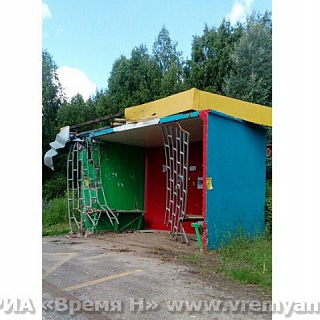 Пассажирский автобус врезался в остановку в Борском районе: пострадал 5-летний ребенок-инвалид 1