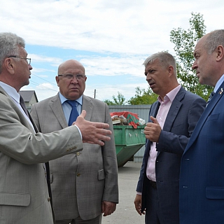 27 июня 2017 года Губернатор Нижегородской области, Валерий Шанцев, посетил в городе Бор утильный двор и предприятие "МагистральИнвест" 2