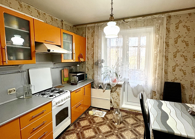 Продам 2-х комн. кв. ул.план. во 2-м микрорайоне