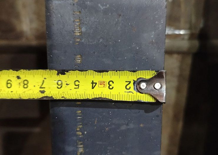 Швеллер стальной 65mm*160mm*2.5mm 2