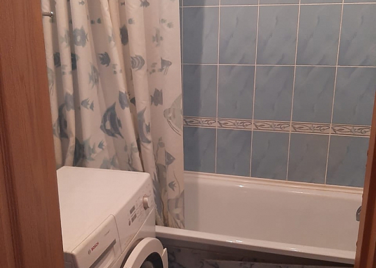 Продаю квартиру в центре 4