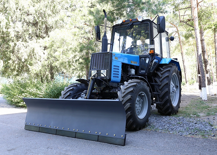 Отвалы коммунальные ко(мко) -2,3,4,6,7,8 на МТЗ 4