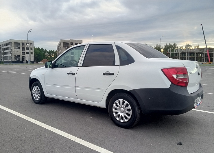 LADA (ВАЗ) Granta, 2018, седан, механика, 1.6 л, 152 тыс. км 3