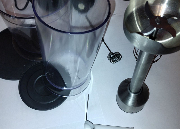 блендер Aresa AR-1126   погружной мало б/у 2