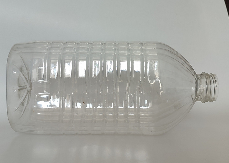 Пластиковые бутылки ПЭТ объемом 4-5 литров 4