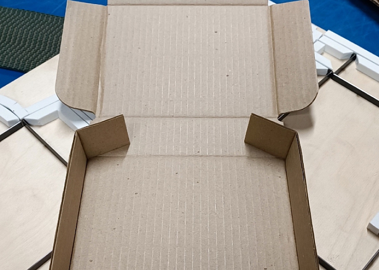 Картонные коробки упаковка для етплейсов и посылок 4