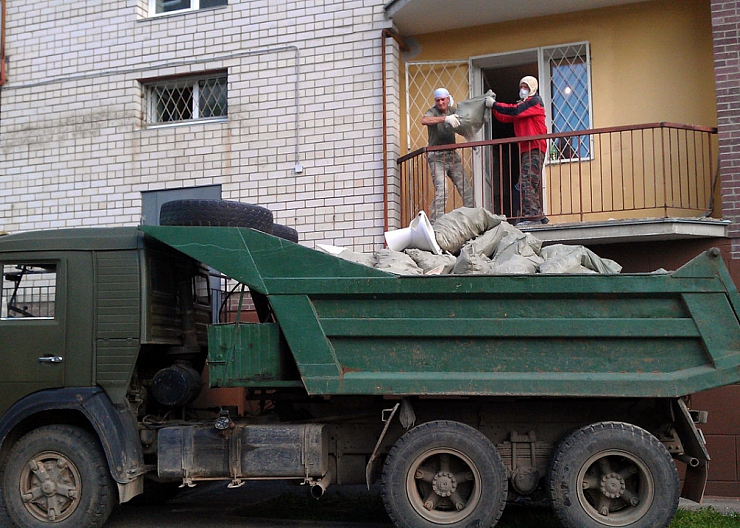 Вывоз мусора газель с грузчиками 3