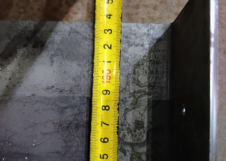 Швеллер стальной 65mm*160mm*2.5mm 3