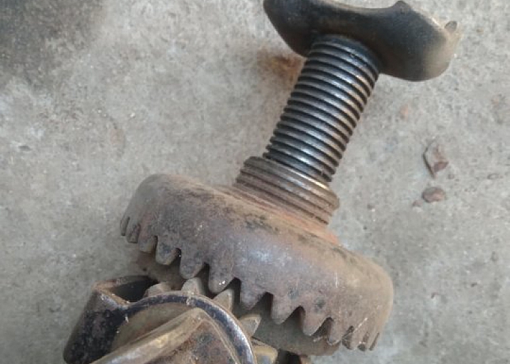 Домкрат винтовой СССР-УАЗ 3