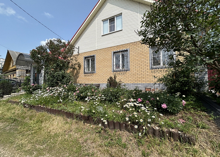 продается кирпичный Дом в  центре города Бор