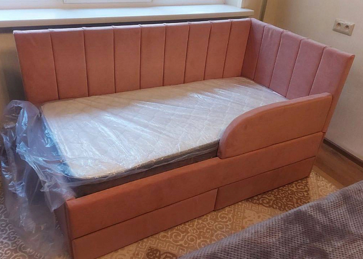 Мягкая кровать