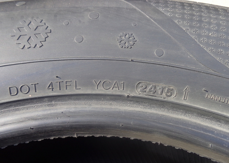 Шины Kumho I'Zen RV Stud 265/60 R18 114T 3