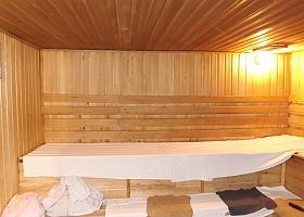 Дом с  хорошей баней   в п.Ватомский