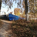 Синий забор в центре Стекольного 1