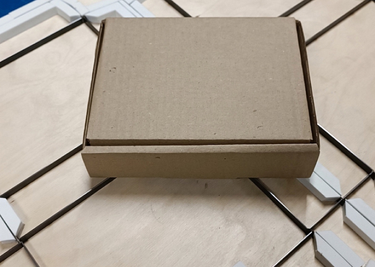 Картонные коробки упаковка для етплейсов и посылок 3
