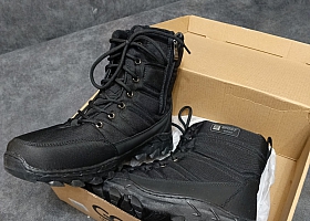 Зимние ботинки.